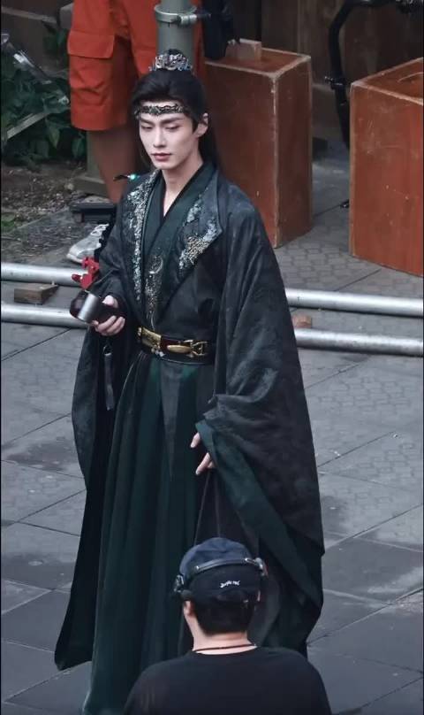 何与《千夜奇谭》今日摄路透来了，解锁新衣服，一起来看看吧