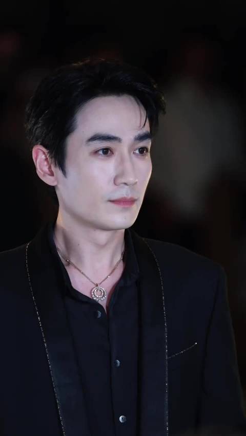 朱一龙不选讨喜角色，专注突破演技