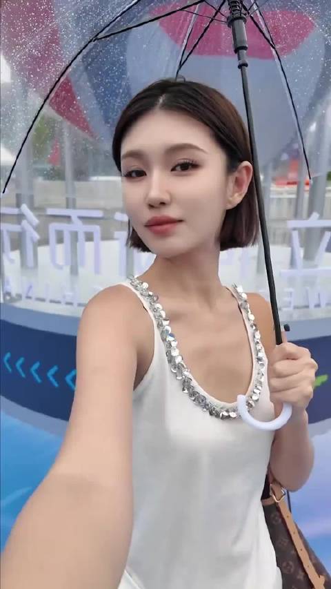 上班哪有逛车展快乐 深蓝S05