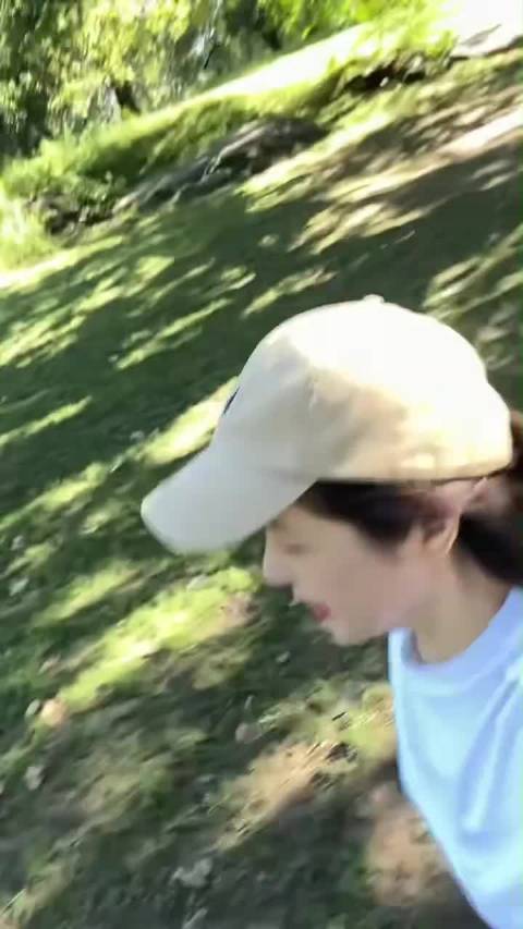 曾黎穿瑜伽裤晨跑被骂“不雅”，这届网友是不是管太多了？