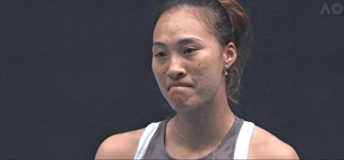 脸都不要？郑钦文逆转不到24小时，荒谬一幕上演，李娜果然没说错