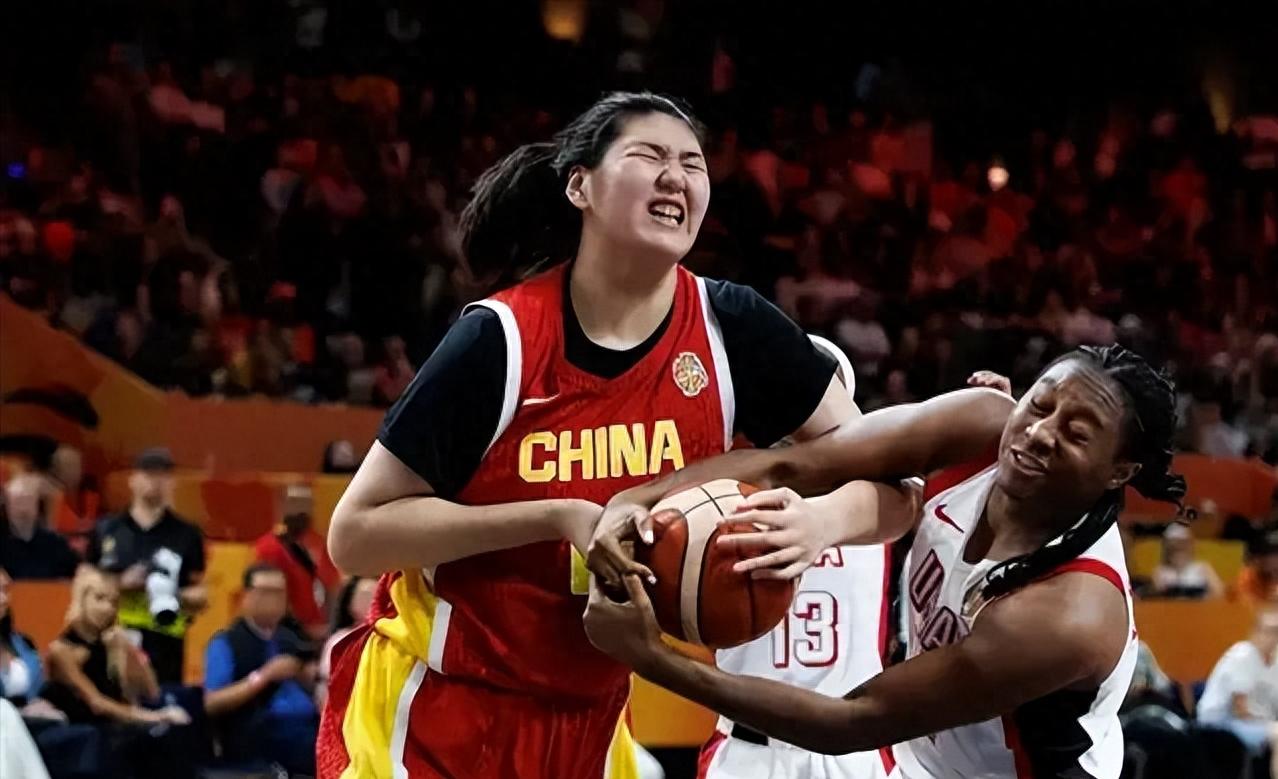 世界杯首战！61比94不敌美国，19岁张子宇拿13分，女篮输在哪？