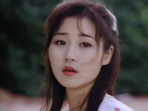 难怪甄子丹会迷恋，这模样谁不想保护？