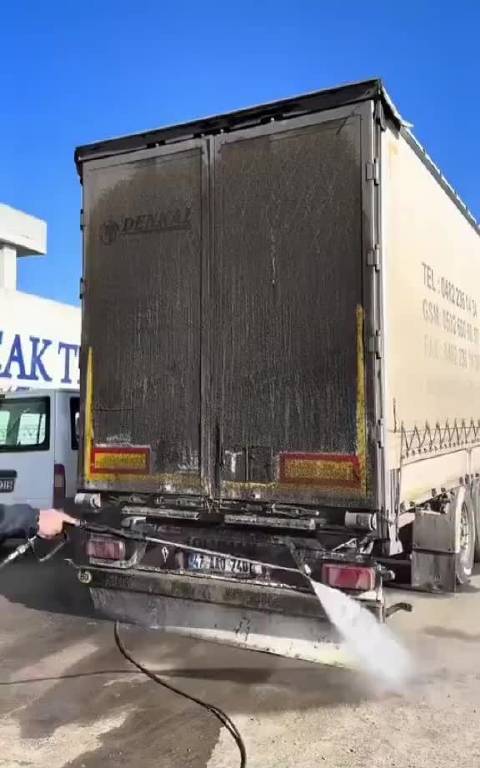 看一看高压水枪洗车的效果