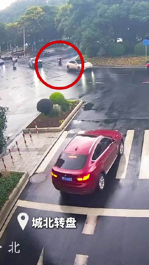 浙江街头最美公主抱