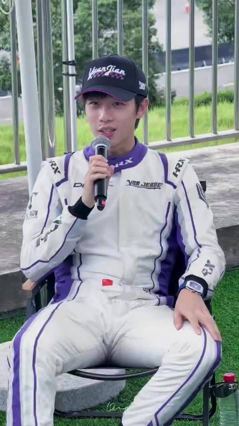 林高远飘移比赛车内视角，练习赛道仅一天半