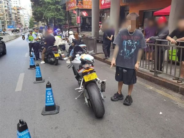 贵阳开出首张机动车噪声污染扰民罚单