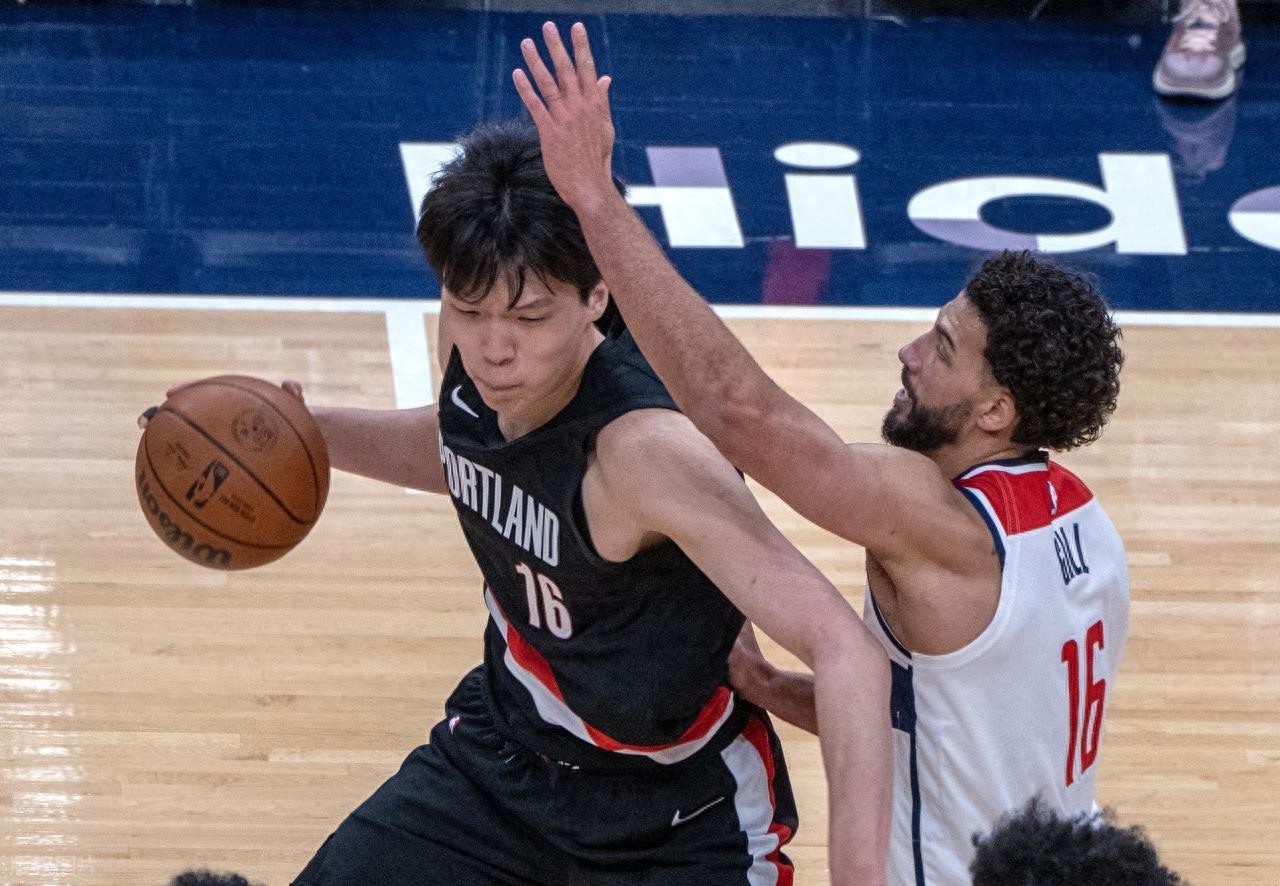 杨瀚森NBA两年保障合同即将到期！第3年合同10月执行，能续约吗？