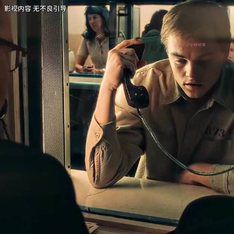 它从阶下囚逆袭成FBI常驻专家 猫鼠游戏｜莱昂纳多
