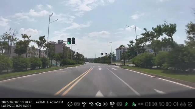 极氪001碰撞后A柱完好，公路坦氪实锤