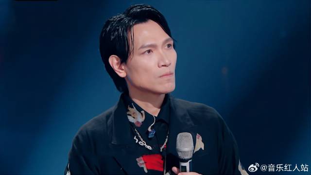 鉴音团点评杨宗纬，和声唱的特别好，不愧是专业歌手！