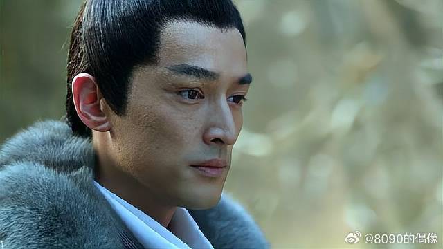 霓凰带梅长苏到赤焰帅府，故意试探他，梅长苏眼眶通红