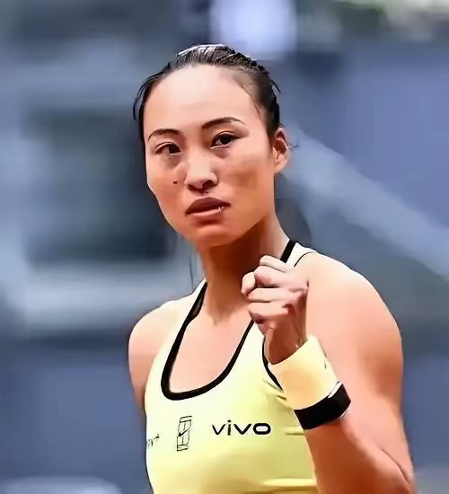 郑钦文资格赛逆袭杀入八强，美网外卡争议引爆热议