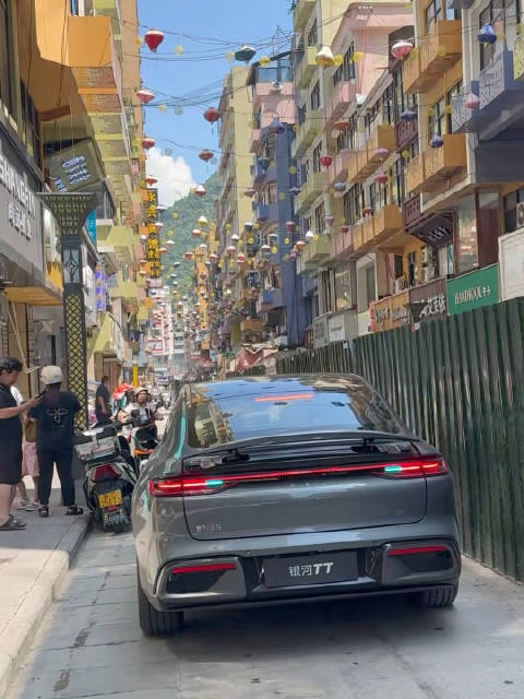吉利银河TT盐津窄路实测辅助驾驶，2.7米路段游刃有余