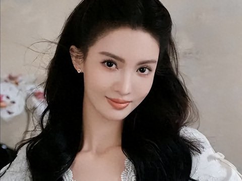 36岁金晨在美国包下游艇庆生，网友态度令人意外
