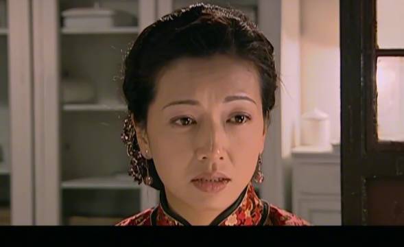 佳莉崩溃痛斥杨九红教唆女儿不认母
