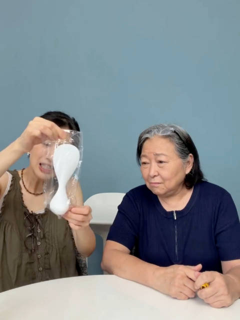 Papi酱热烈欢迎方芳老师，太欢乐了 等我老了也要成为这样的老太太13