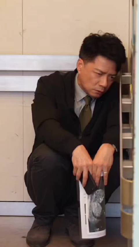 一个破碎的张景贤