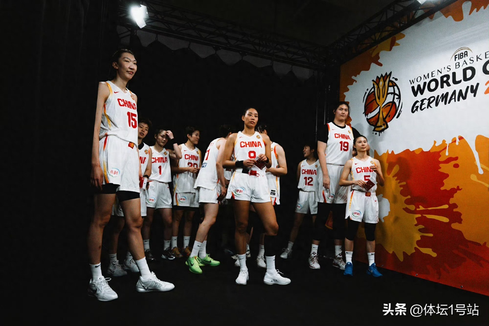 李梦翻红了！大V：郑薇说李梦是最好的！李梦：丑陋的只有人性