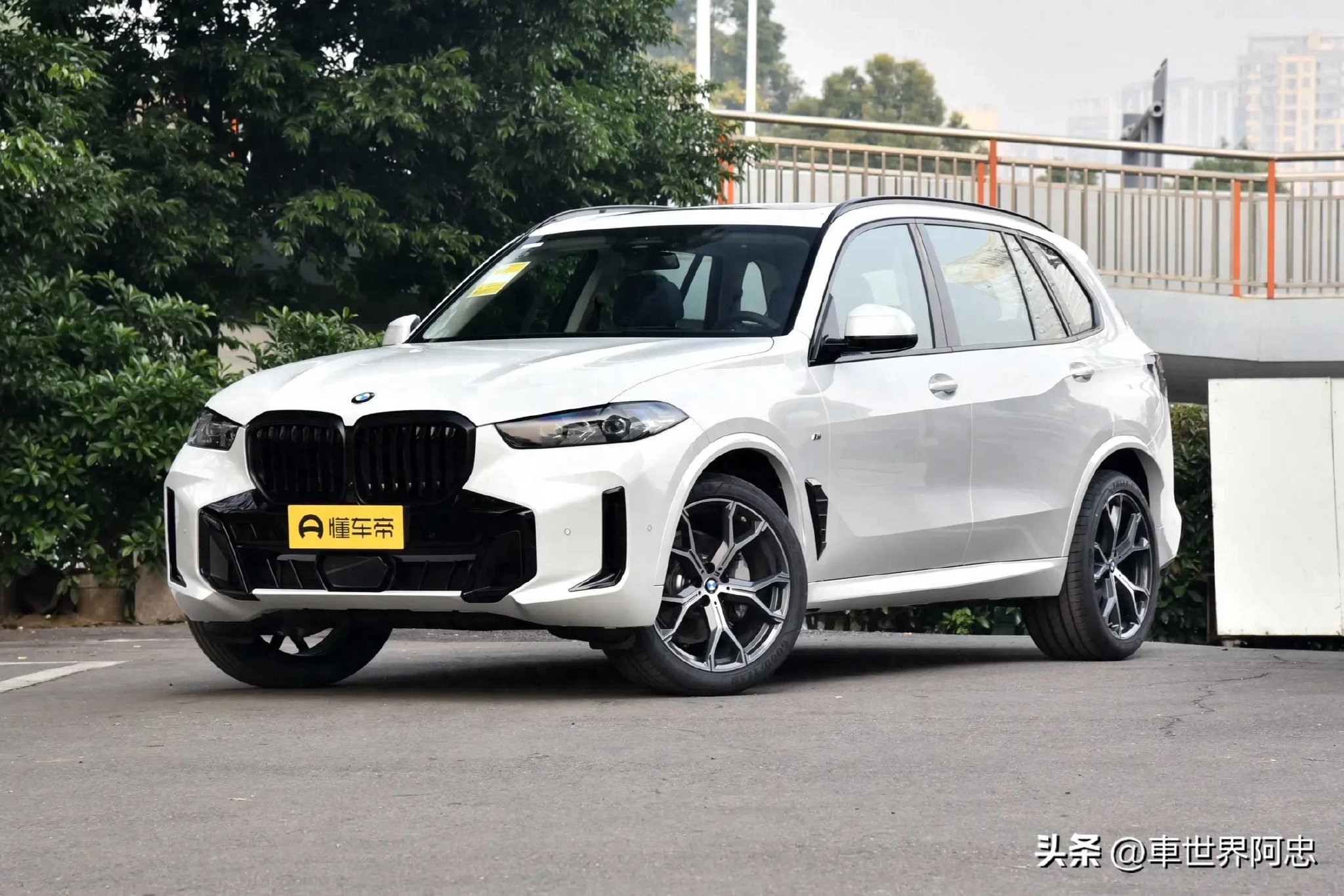 新能源大胜！8月中大型SUV销量榜：4款破万，钛7夺冠，宝马X5第10