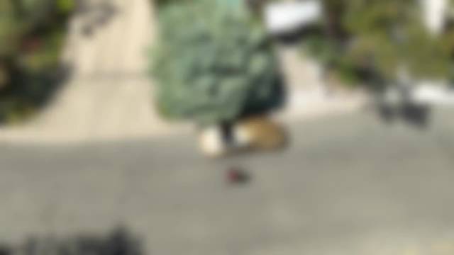 美国博主使用无人机记录乘坐特斯拉无人驾驶出租车Cybercab，全过程丝滑流畅