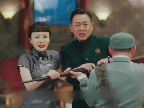 女孩只是单纯的想来参加选美比赛，不料却被军阀相中逼迫