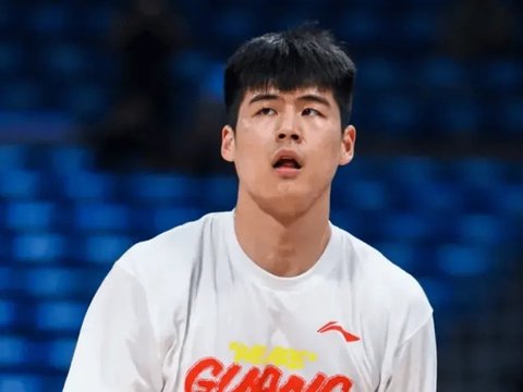 广东大胜美国球队！陈家政+王洪泽+黄明依齐爆，卢卡首秀不错！