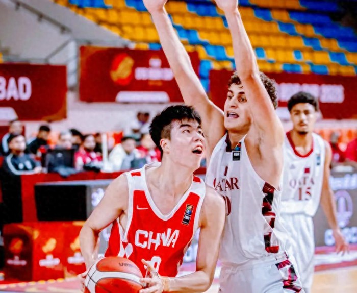 中国男篮豪取两连胜，105:59击溃巴林全员开花