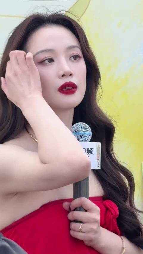 谁家女演员追剧追到隔空喊话男主啊？