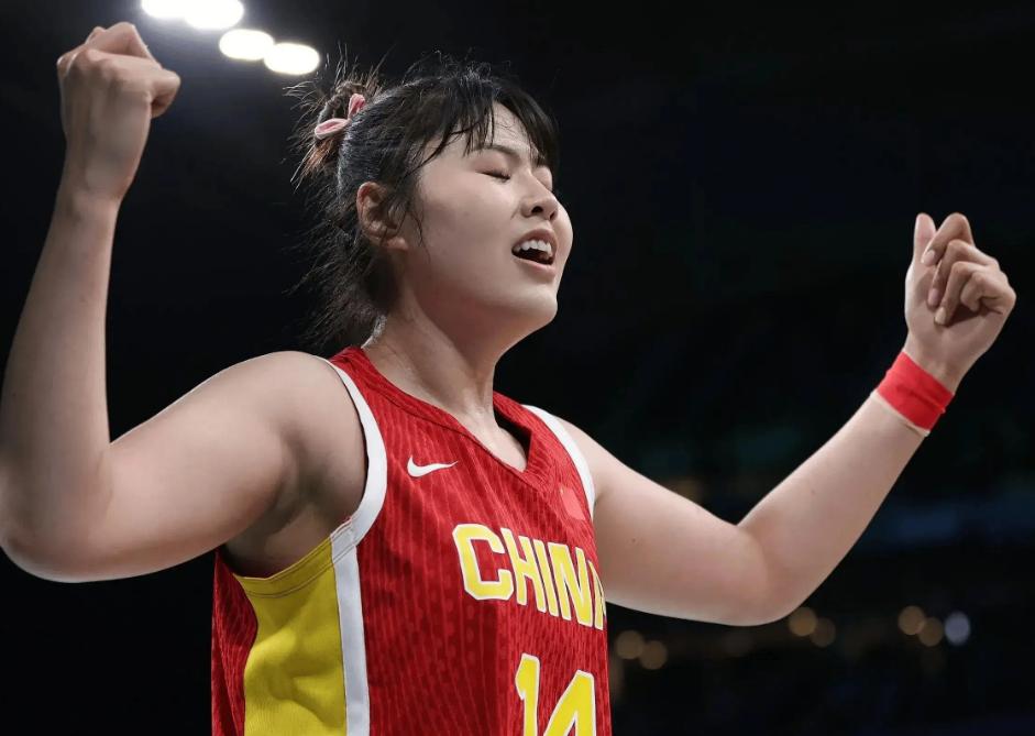 韩旭场均18.8分，李月汝护照丢失去世界杯：中国女篮留洋有多难？