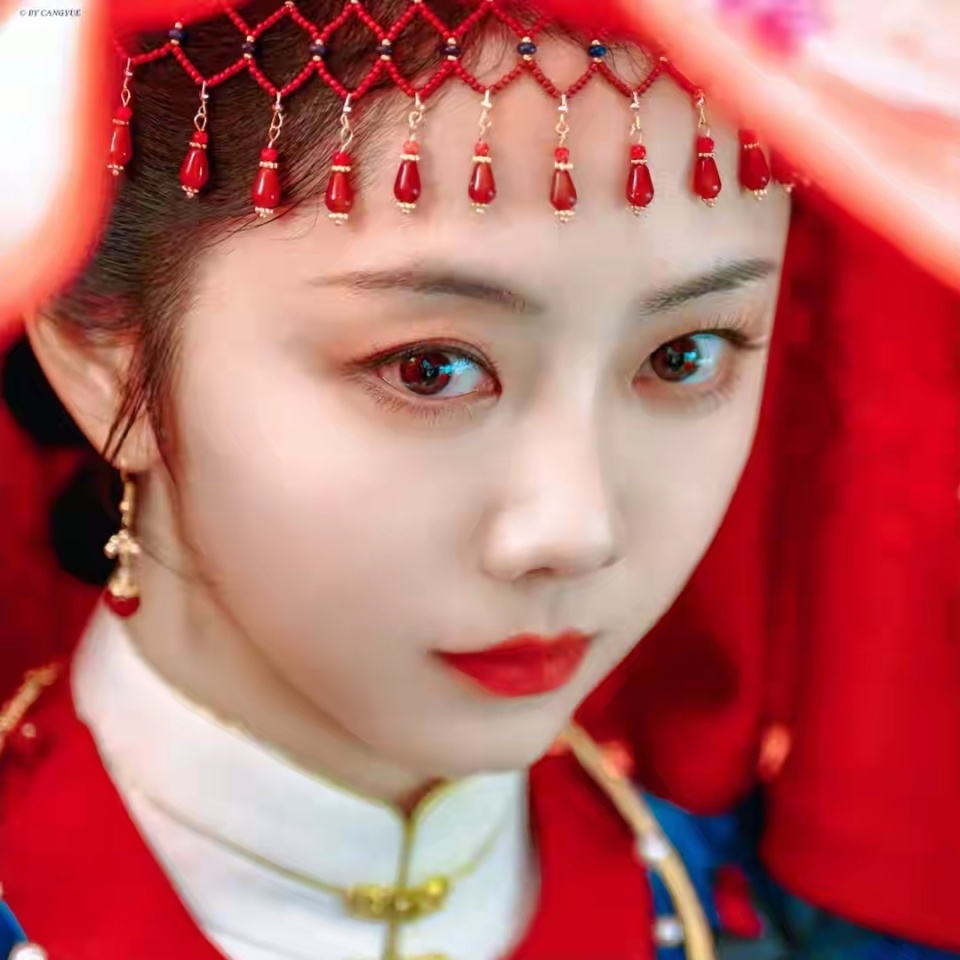 谭松韵《兰香如故》首播大爆，口碑两极分化，连看4集我想说，像《红楼梦》质感太好了