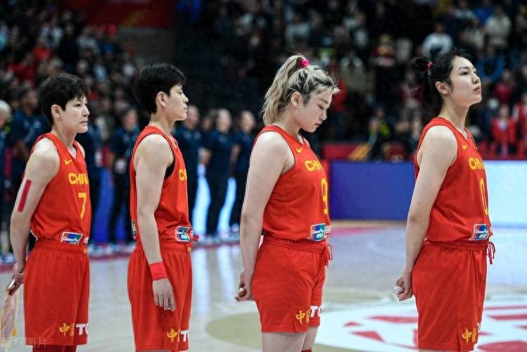 中国女篮惨败出局！韩旭尽力了，超新星7分遭质疑，移动慢