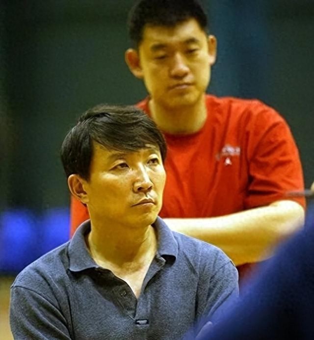 中国篮球30年死结：宫鲁鸣铁腕管大牌，为何在李梦身上彻底失效？