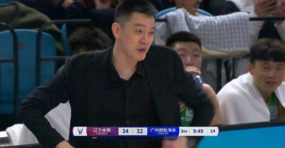 王俊杰前4投全铁，第三节砍8分，郭士强为何还信任他？