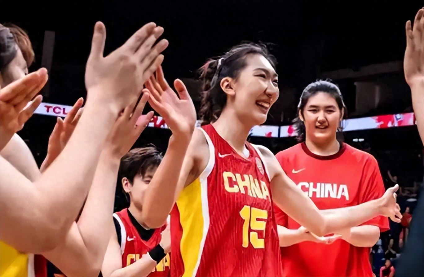中国女篮止步八强！赛后韩旭大胆点评，坦言教练裁判应多出去看看