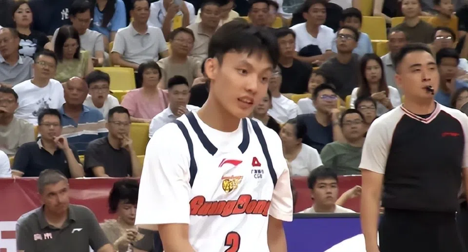 广东男篮95-64大胜俄亥俄！新外援首秀展现三分能力 徐杰进步明显