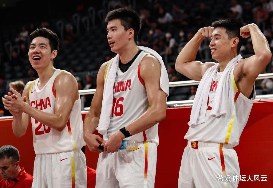 恭喜中国男篮！一场85-89爆冷后，亚运会接近出线，下轮取胜=八强，郭士强渔翁得利