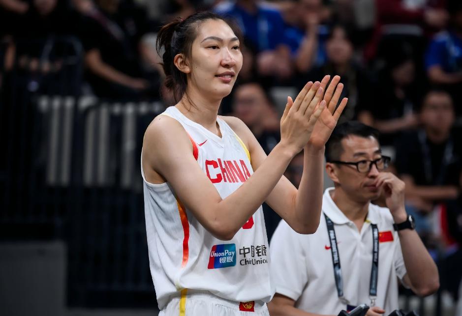 世界杯出局，韩旭李月汝缺阵亚运：女篮换血阵痛期怎么过？