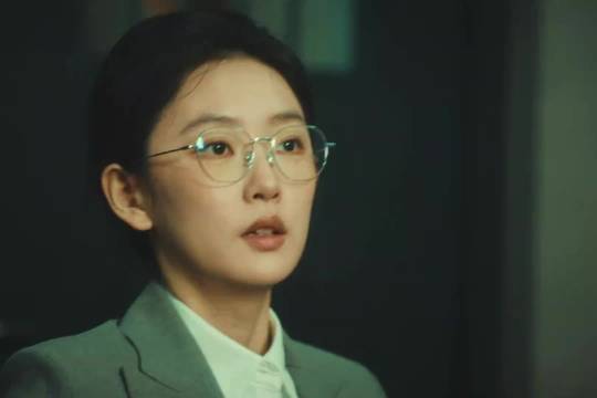 交锋国安的这段追逐戏太精彩了，凭借敏锐的洞察力在闹市居然还能紧跟