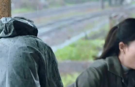 还以为被前任抛弃，与陌生人闪婚，结果前任却还在苦苦寻找自己的下落