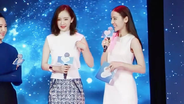 杨幂迪丽热巴嘉行双姝同框，昔日师徒今各自为战