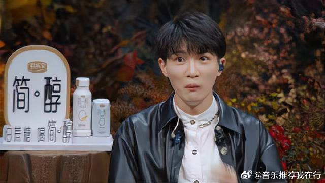 阿杜演唱周深《触不可及》，独特的烟嗓惊艳原唱，太酷了