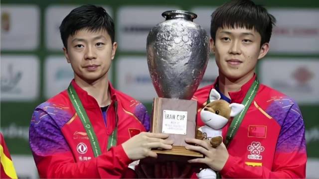 王楚钦马龙2019世乒赛男双夺冠，十八岁捧起伊朗杯