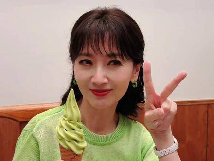 她的欢愉藏在冰激凌中，小室的喜悦外人难以参透