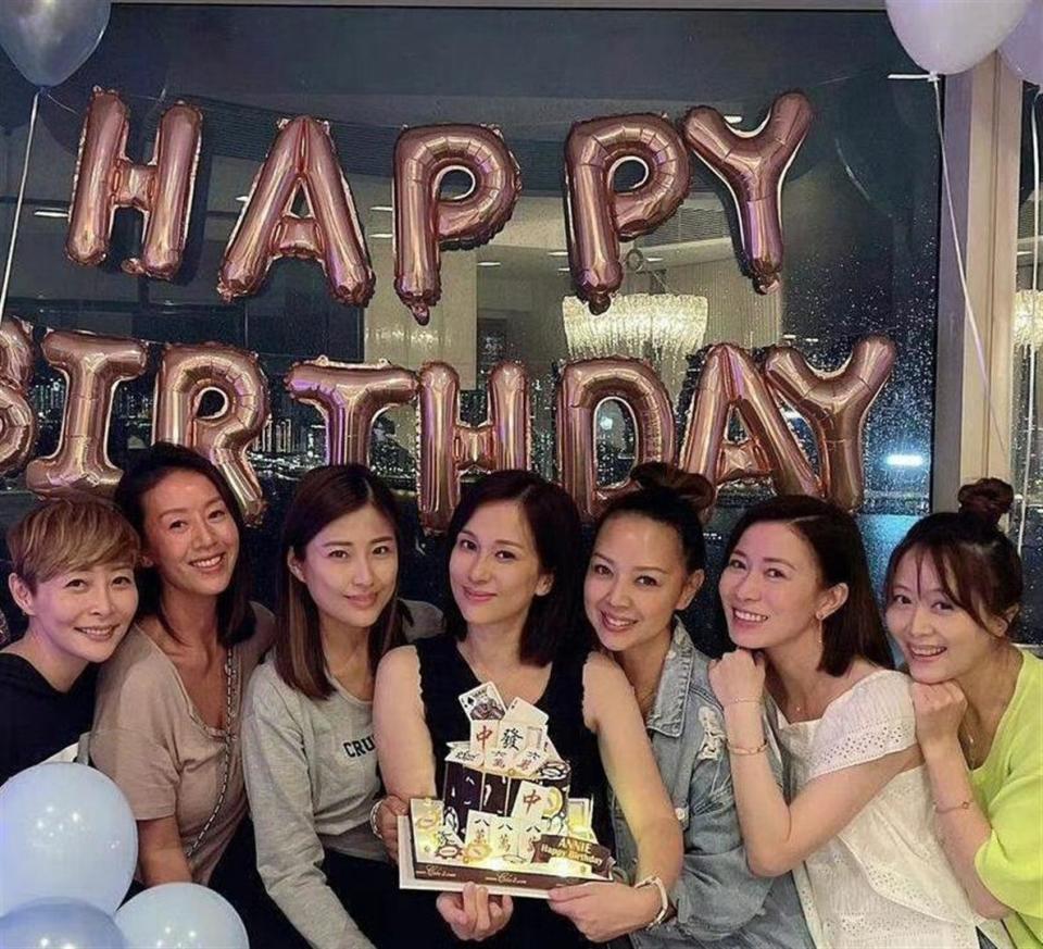 钟丽淇传送入ICU，姚乐怡力与佘诗曼组成20年七魔女闺蜜团超暖心