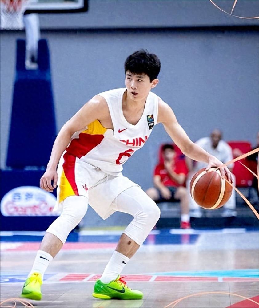 谁能撑起男篮一号位？19岁新星攻防全能，郭士强或早该大胆启用他