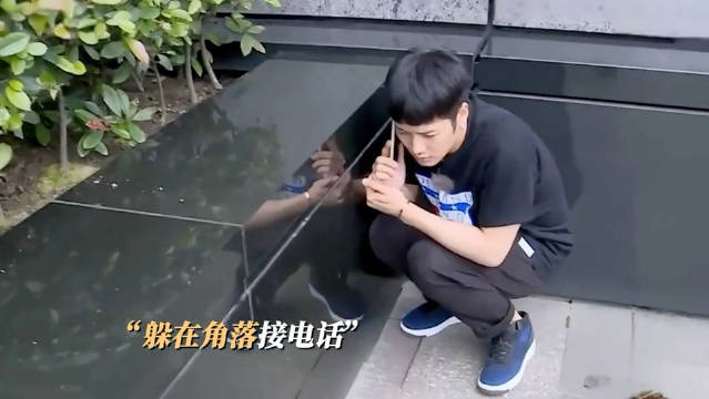 嘉尔被导演追问最不想组队的人，躲角落点兵点将后打电话给杨烁