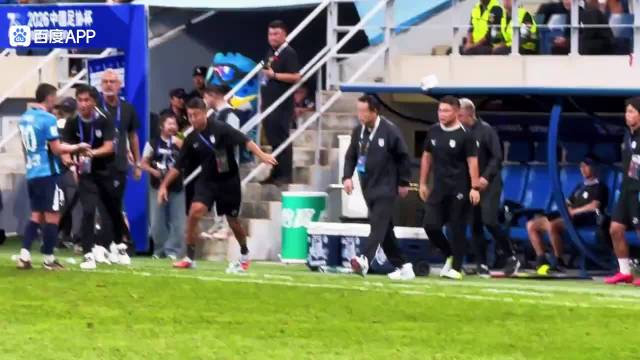 “连沪争霸”一个久远的话题，大连是万达实德，也就是王健林徐明…