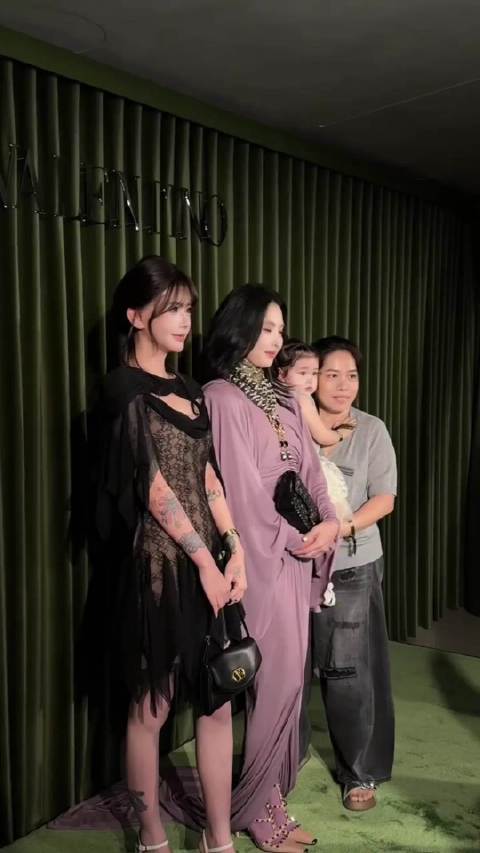 张柏芝好美啊！韩安冉女儿优米从小被好多明星抱过！当韩安冉的孩子都好幸福