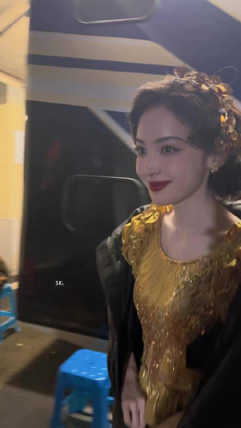 还在想念这个跳舞皇后金宝 @我是娜扎 是真美啊